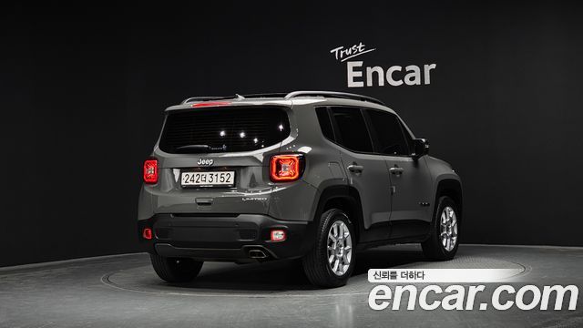 Jeep Renegade 2.4 Limited 2021 — фото 2