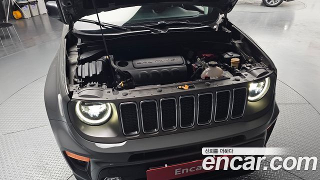 Jeep Renegade 2.4 Limited 2021 — фото 6