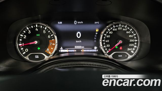 Jeep Renegade 2.4 Limited 2021 — фото 8
