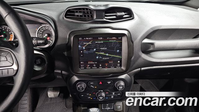 Jeep Renegade 2.4 Limited 2021 — фото 14