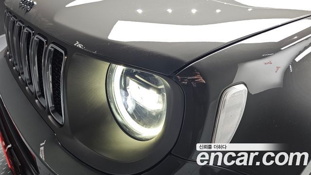Jeep Renegade 2.4 Limited 2021 — фото 22