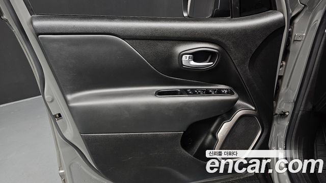 Jeep Renegade 2.4 Limited 2021 — фото 24