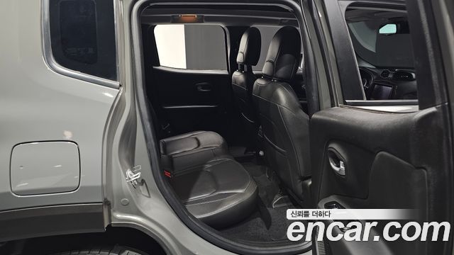 Jeep Renegade 2.4 Limited 2021 — фото 26