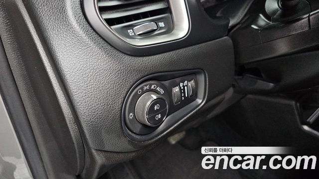 Jeep Renegade 2.4 Limited 2021 — фото 29