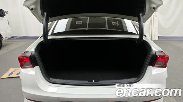 Kia K5 (III) 2.0 Prestige 2022 — фото 20