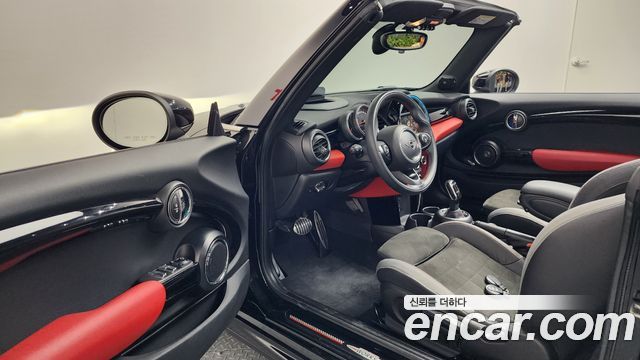 MINI Cooper S Convertible JCW 3rd 2020 — фото 10