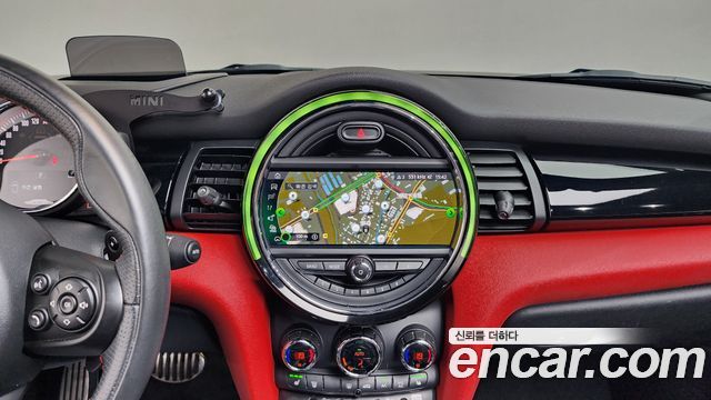 MINI Cooper S Convertible JCW 3rd 2020 — фото 12