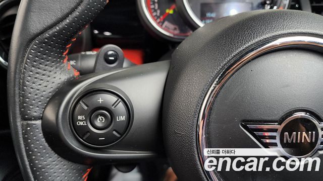 MINI Cooper S Convertible JCW 3rd 2020 — фото 16