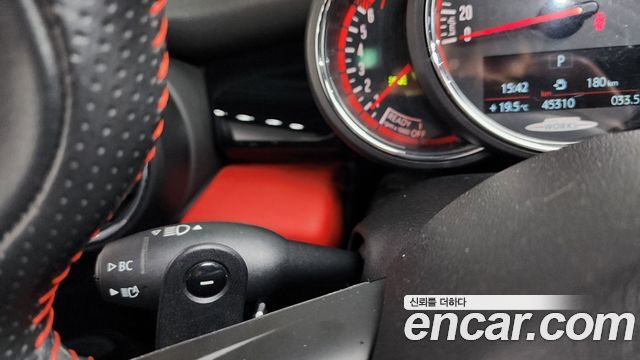 MINI Cooper S Convertible JCW 3rd 2020 — фото 18