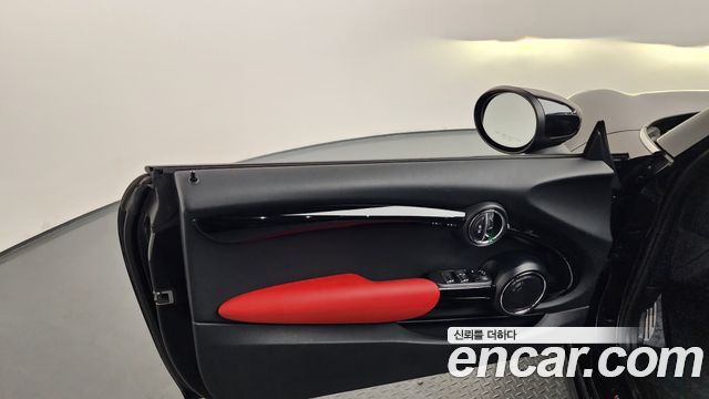 MINI Cooper S Convertible JCW 3rd 2020 — фото 25