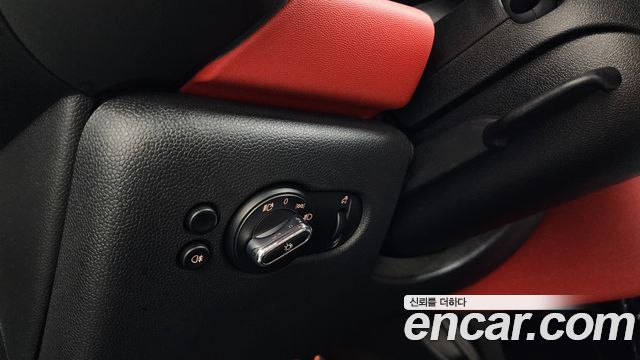 MINI Cooper S Convertible JCW 3rd 2020 — фото 29