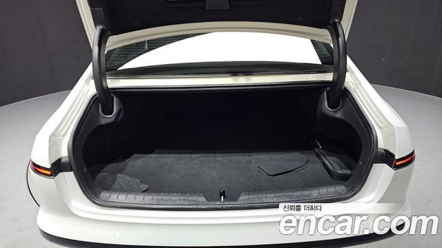 Hyundai Grandeur (GN7) 3.5 LPG 2WD (Taxi) Deluxe 2024 — фото 12