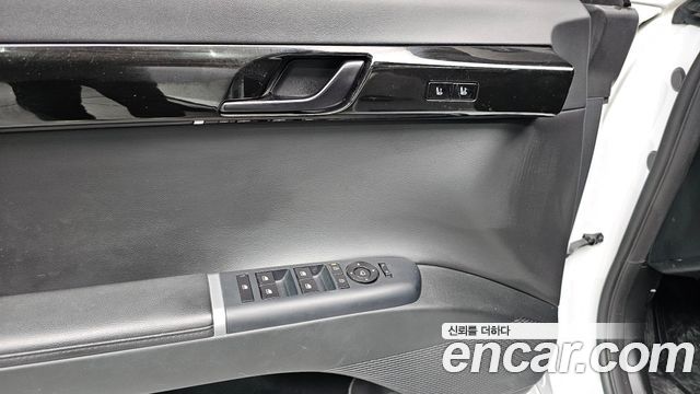 Hyundai Grandeur (GN7) 3.5 LPG 2WD (Taxi) Deluxe 2024 — фото 17