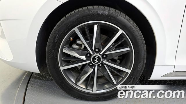 Hyundai Grandeur (IG) 3.0 LPi Premium 2022 — фото 5