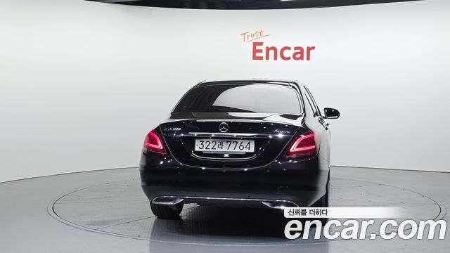 Mercedes-Benz C-Class (W205) C220 d 4MATIC 2020 — фото 4
