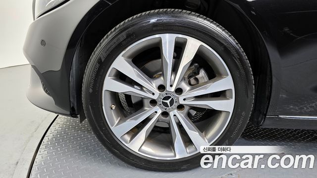 Mercedes-Benz C-Class (W205) C220 d 4MATIC 2020 — фото 5
