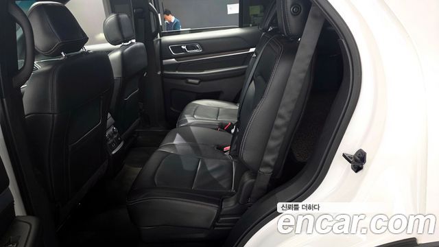 Ford Explorer 2.3 Limited 4WD 5th 2017 — фото 12