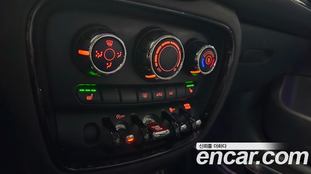 MINI Cooper D Clubman Standard 2nd 2018 — фото 17