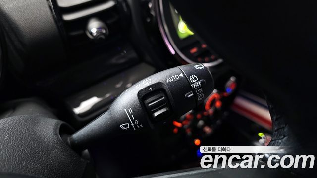 MINI Cooper D Clubman Standard 2nd 2018 — фото 27