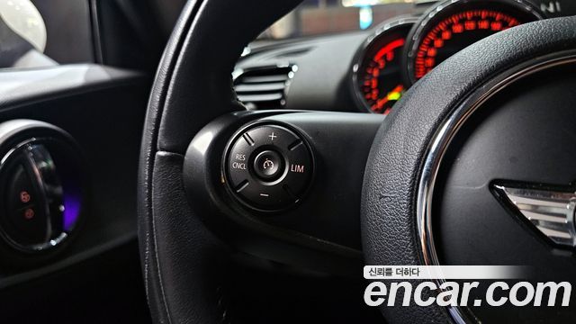 MINI Cooper D Clubman Standard 2nd 2018 — фото 28