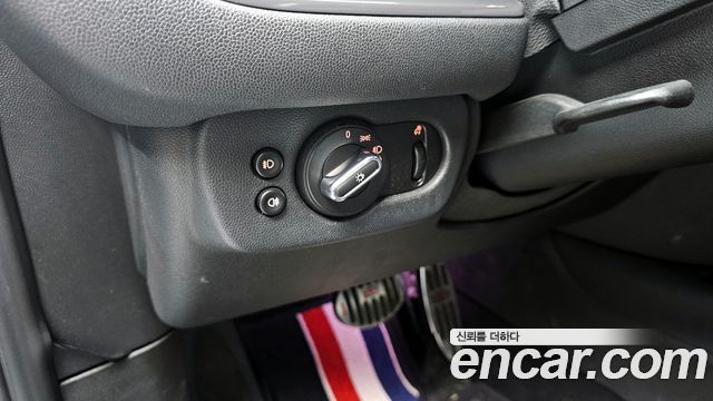 MINI Cooper D Clubman Standard 2nd 2018 — фото 29