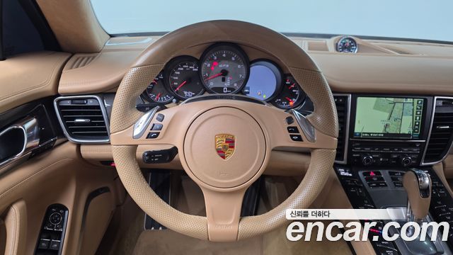Porsche Panamera 4.8 GTS 970 2016 — фото 13