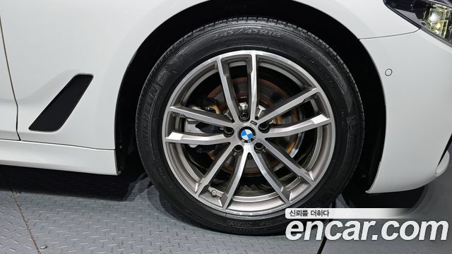 BMW 5 Series (G30) 520d xDrive M Sport Package Plus 2017 — фото 21
