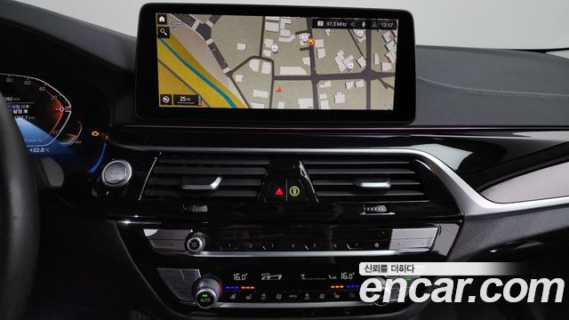 BMW 5 Series (G30) 523d Luxury 2021 — фото 12