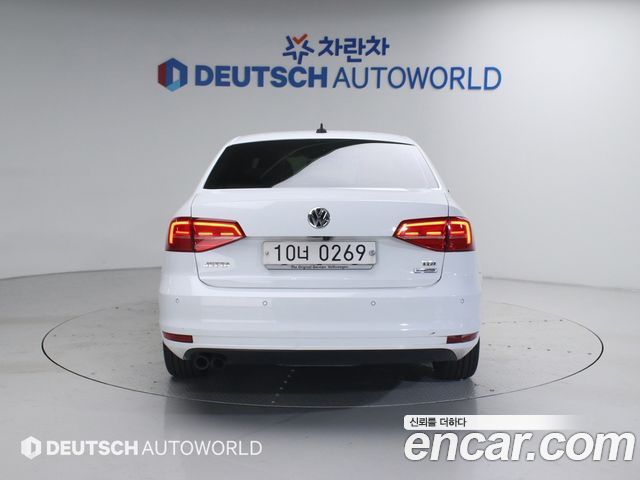 Volkswagen Jetta 2.0 TDI BlueMotion Premium 6th 2015 — фото 4