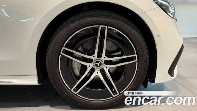 Mercedes-Benz E-Class (W214) E300 4MATIC AMG Line 2025 — фото 16