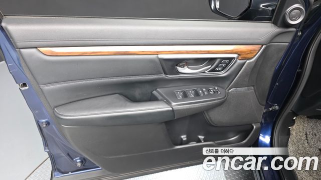 Honda CR-V (V) 2.0 Hybrid Touring 4WD 2022 — фото 24