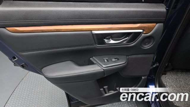 Honda CR-V (V) 2.0 Hybrid Touring 4WD 2022 — фото 25