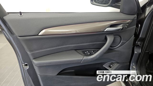 BMW X1 (F48) xDrive 20i xLine 2021 — фото 24