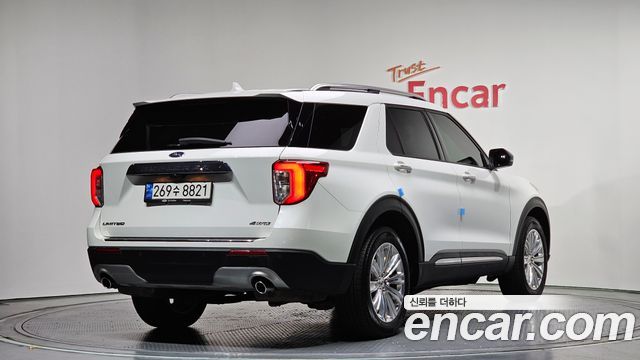 Ford Explorer (VI) 2.3 LimIted 4WD 2022 — фото 2
