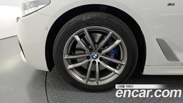 BMW 5 Series (G30) 530i xDrive M Sport Package Plus 2017 — фото 5