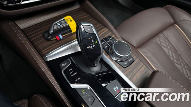 BMW 5 Series (G30) 530i xDrive M Sport Package Plus 2017 — фото 9