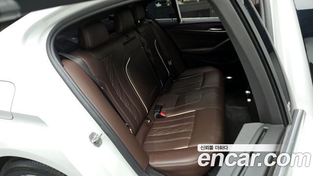 BMW 5 Series (G30) 530i xDrive M Sport Package Plus 2017 — фото 12