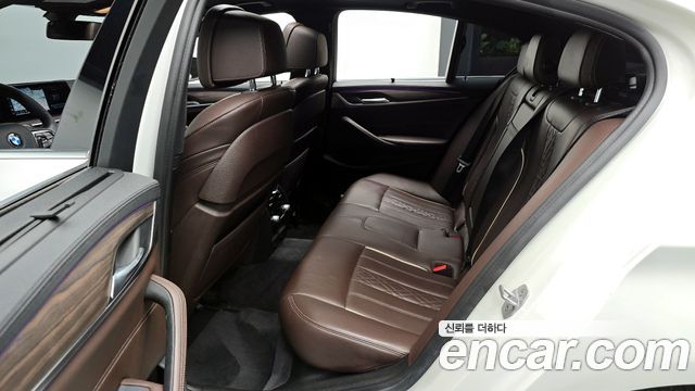 BMW 5 Series (G30) 530i xDrive M Sport Package Plus 2017 — фото 26