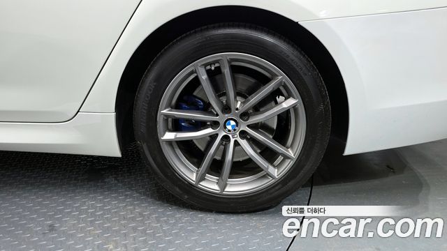 BMW 5 Series (G30) 530i xDrive M Sport Package Plus 2017 — фото 32