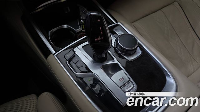 BMW 7 Series (G11) 750Li xDrive Premium 2016 — фото 9