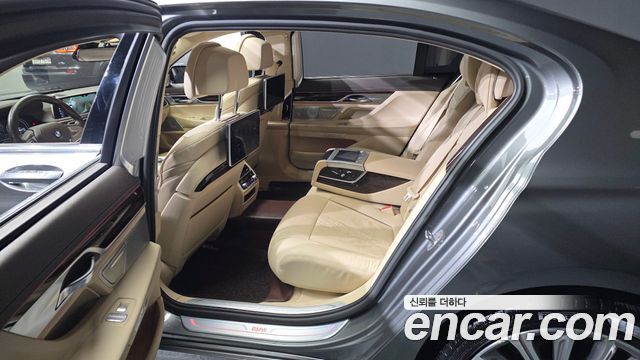 BMW 7 Series (G11) 750Li xDrive Premium 2016 — фото 15