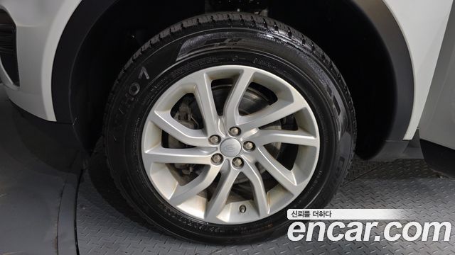 Land Rover Discovery Sport 2.0 TD4 SE 2017 — фото 5