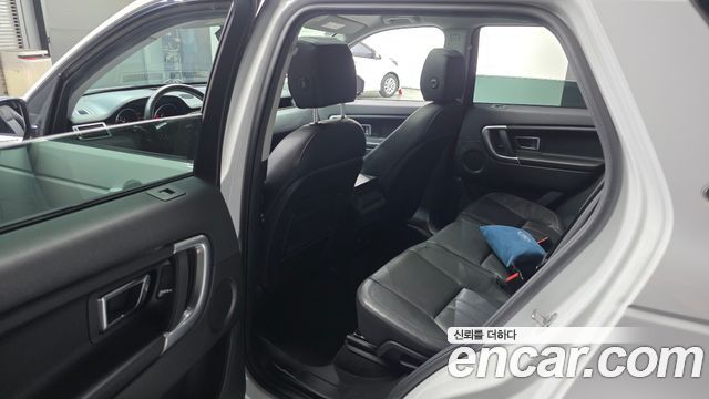 Land Rover Discovery Sport 2.0 TD4 SE 2017 — фото 11