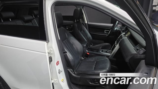 Land Rover Discovery Sport 2.0 TD4 SE 2017 — фото 12
