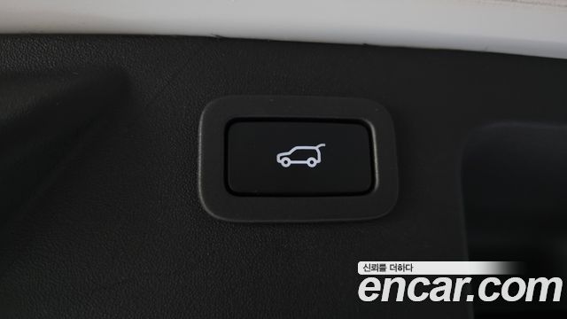 Land Rover Discovery Sport 2.0 TD4 SE 2017 — фото 16
