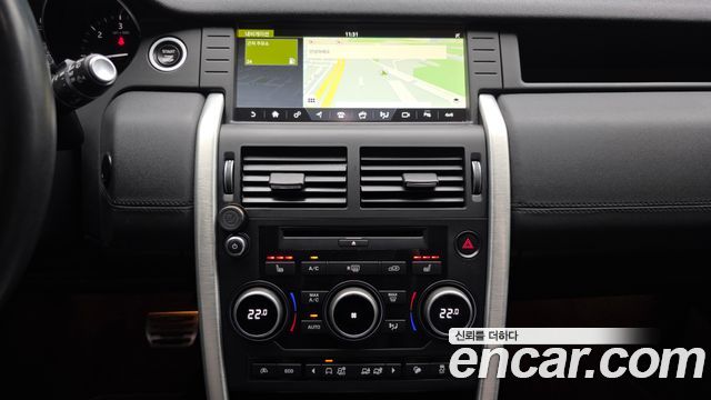 Land Rover Discovery Sport 2.0 TD4 SE 2017 — фото 17
