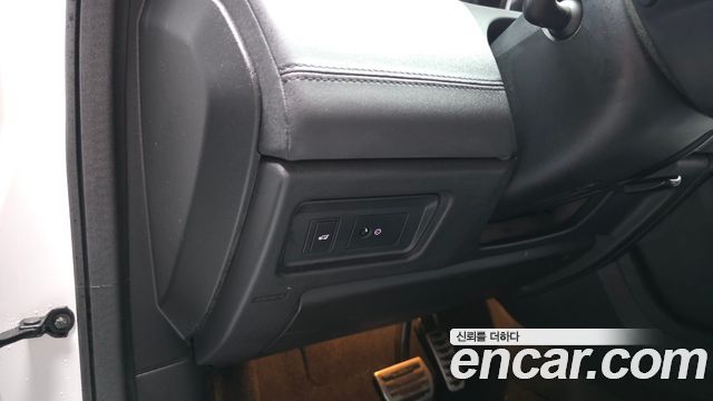 Land Rover Discovery Sport 2.0 TD4 SE 2017 — фото 27