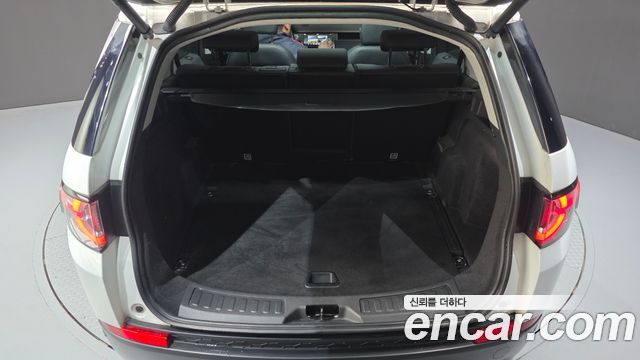 Land Rover Discovery Sport 2.0 TD4 SE 2017 — фото 29