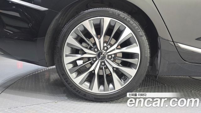 Kia K8 2.5 Gasoline 2WD Signature 2023 — фото 5