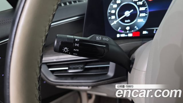 Kia K8 2.5 Gasoline 2WD Signature 2023 — фото 35